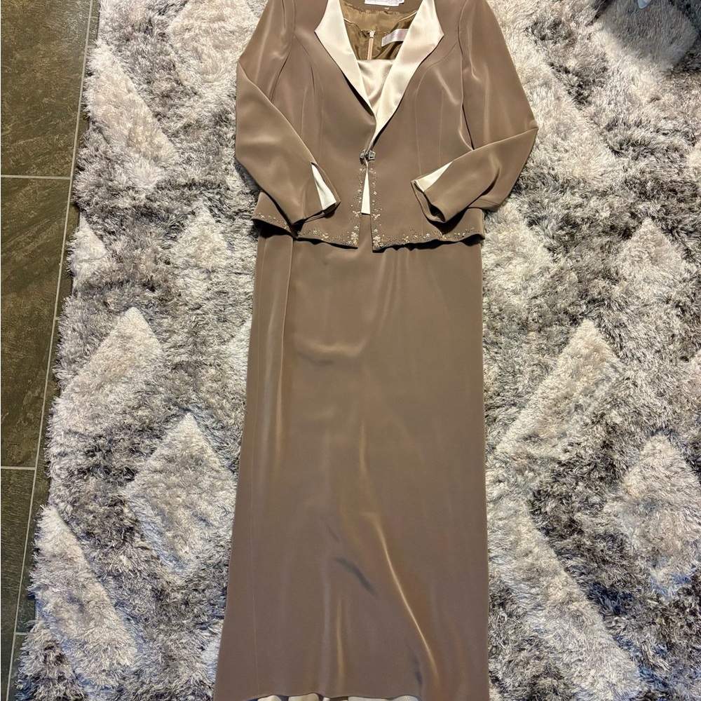 Beautiful two-piece mother of the bride dress